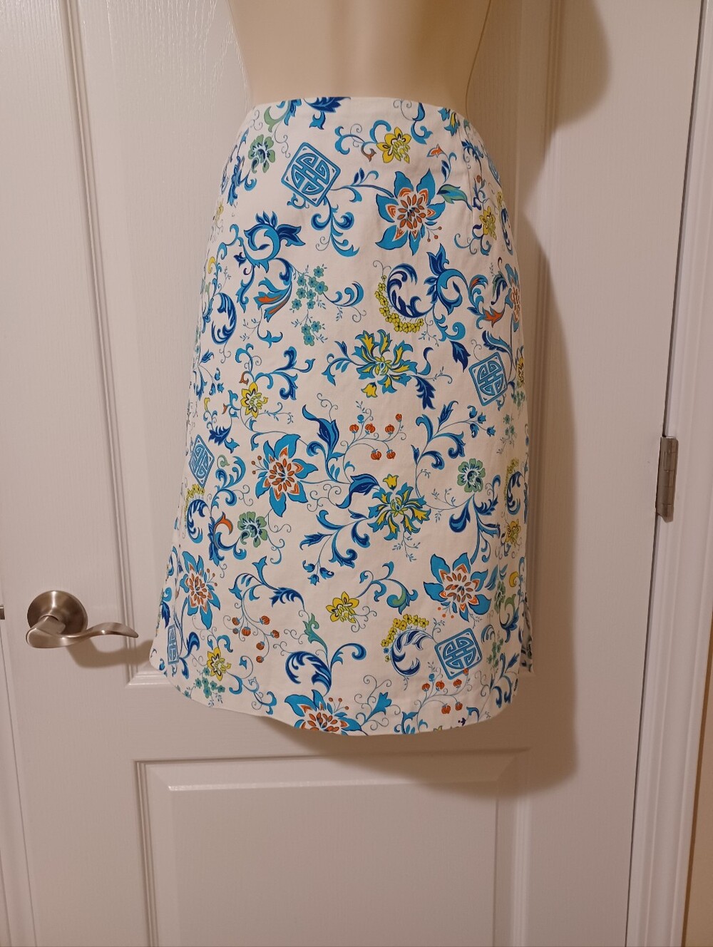 White Floral-Print Pencil Skirt in Blue and Teal
